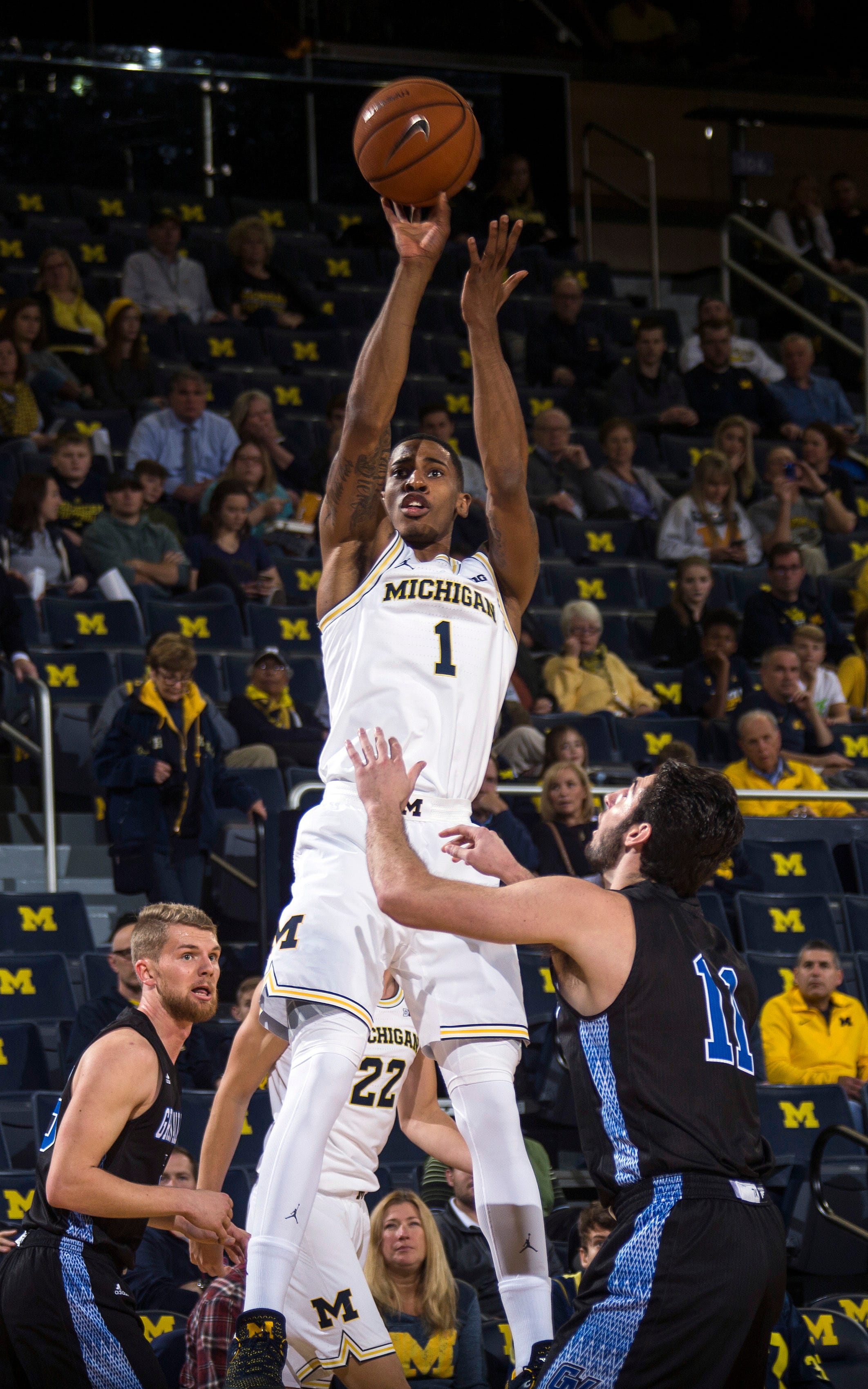 2017 michigan basketball roster